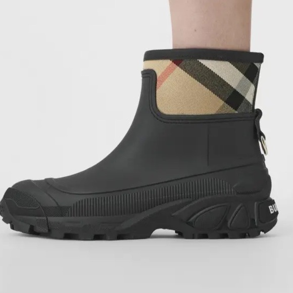 Burberry House Check Panel Rain Boots - Picture 3 of 9